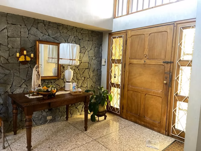 Se vende casa uso suelo mixto en San Pedro, Montes de Oca (AD) - Imagen 10
