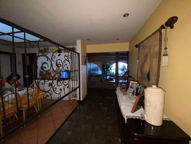 Propiedad en Curridabat que colinda con parqueo Momentum Pinares (AD)