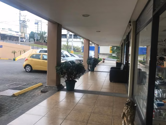Se alquila local comercial en Centro Comercial, Tres Ríos (AD) - Imagen 7