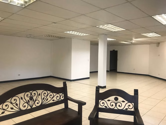 Se alquila local comercial en Centro Comercial, Tres Ríos (AD) - Imagen 12