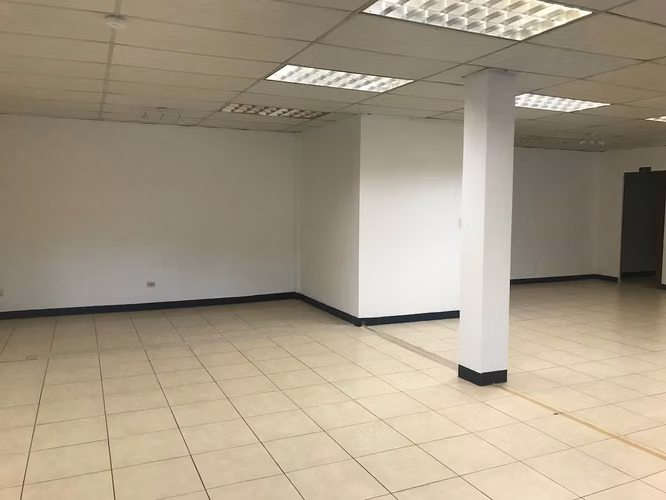 Se alquila local comercial en Centro Comercial, Tres Ríos (AD) - Imagen 10