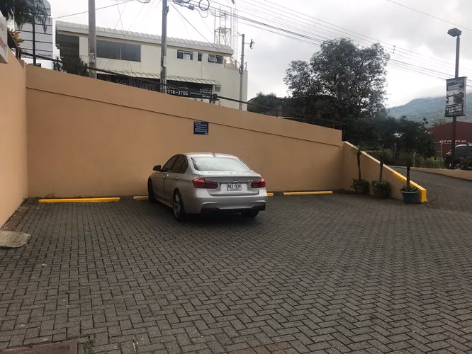 Se alquila local comercial en Centro Comercial, Tres Ríos (AD) - Imagen 5
