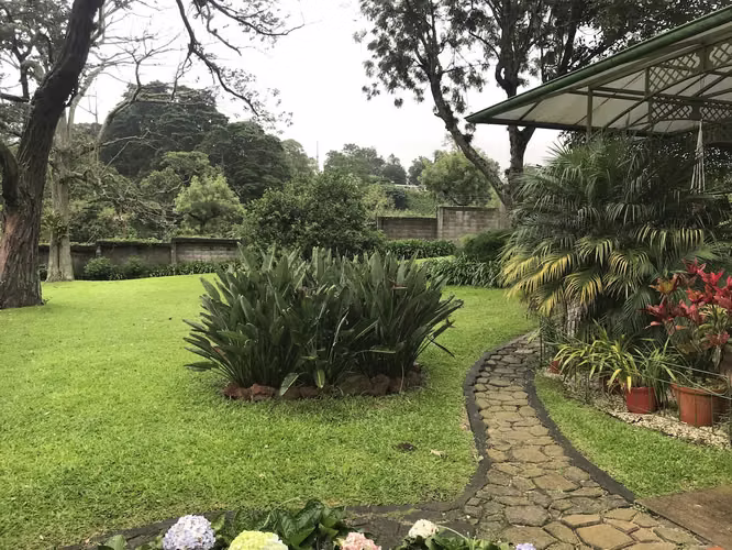 Se vende amplia propiedad de una planta en Tres Ríos, Cartago (AD) - Imagen 3