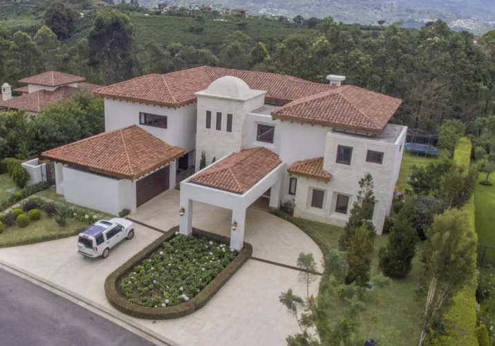Se Vende/alquila casa contemporánea de 2 plantas en Monterán, Curridabat (AD)