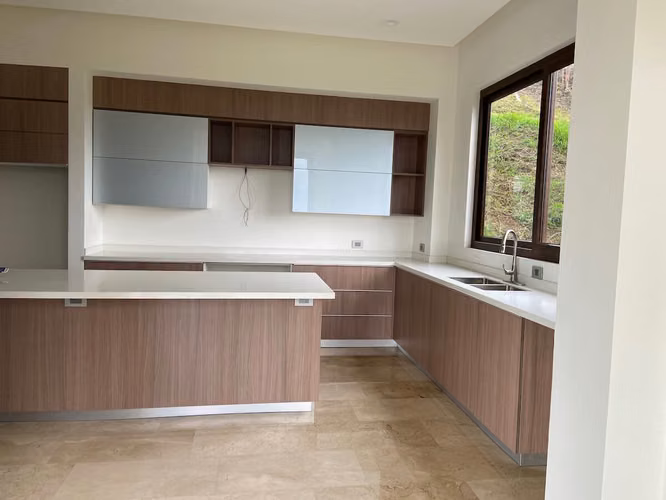 Se vende casa con espectacular vista, H.Gregal, Curridabat (AD) - Imagen 8