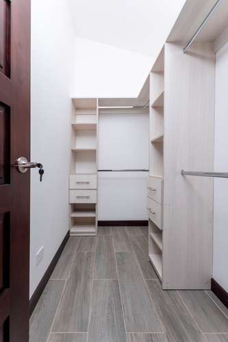 Estrene Modelo Especial en condominio a 400 metros del Hotel Marriot