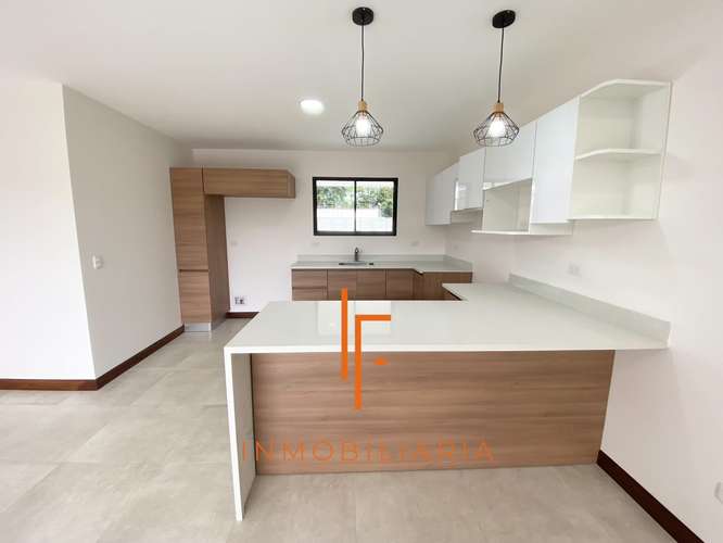Amplias Casas 5 habitaciones en Condominio Tres Ríos