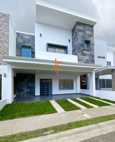 Amplias Casas 5 habitaciones en Condominio Tres Ríos