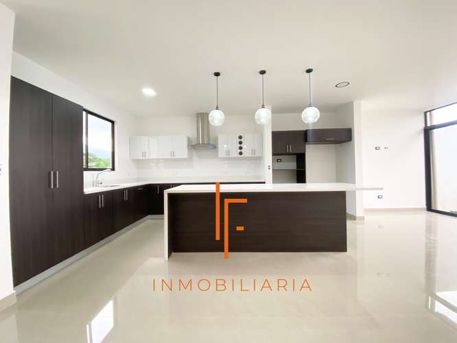 Amplias Casas 5 habitaciones en Condominio Tres Ríos
