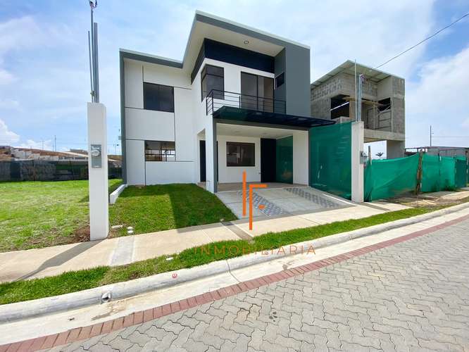 Amplias Casas 5 habitaciones en Condominio Tres Ríos