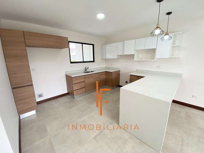 Amplias Casas 5 habitaciones en Condominio Tres Ríos