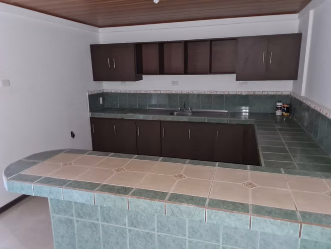 Se vende edificio de apartamentos Guápiles (FE)