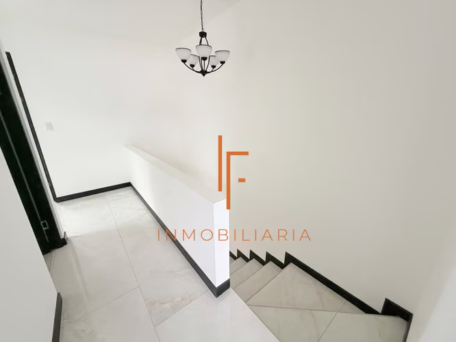 Casa de 2 Niveles en Condominio, Tejar Cartago