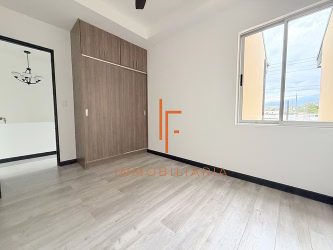 Casa de 2 Niveles en Condominio, Tejar Cartago