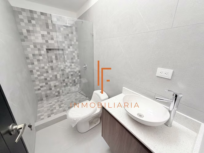 Casa de 2 Niveles en Condominio, Tejar Cartago