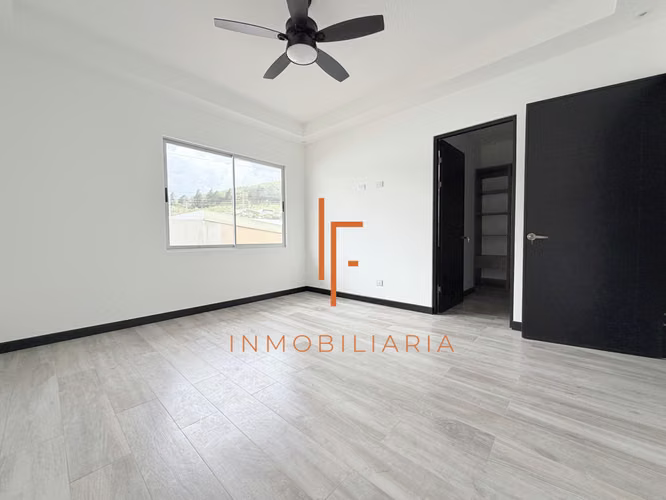 Casa de 2 Niveles en Condominio, Tejar Cartago