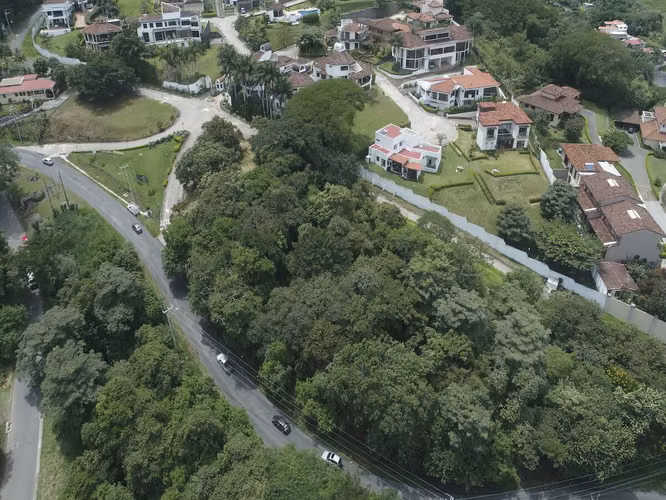 Se vende terreno para desarrollo, Alto de las Palomas Santa Ana (AD) - Imagen 5