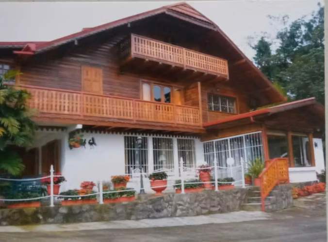 VENTA CASAS EN HEREDIA BARVA.