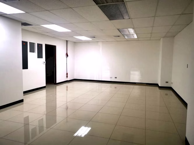 Oficina en Alquiler en San Rafael de Escazú | 72 m² | 2 Parqueos | Primer Nivel - Imagen 4