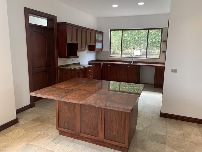 Vendo casa nueva San Isidro Heredia - Imagen 5