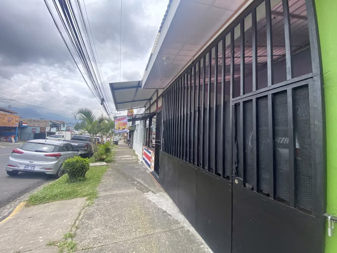 Venta de 4 propiedades para desarrollo, Parque de la Paz (AD) - Imagen 10