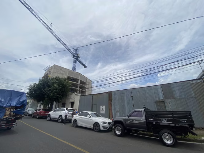 Venta de 4 propiedades para desarrollo, Parque de la Paz (AD) - Imagen 7