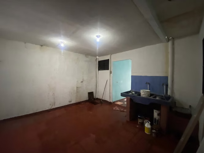 Se vende propiedad esquinera de uso mixto en el centro de Escazú (AD)