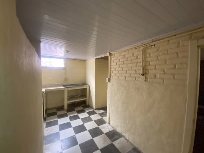 Se vende propiedad esquinera de uso mixto en el centro de Escazú (AD)