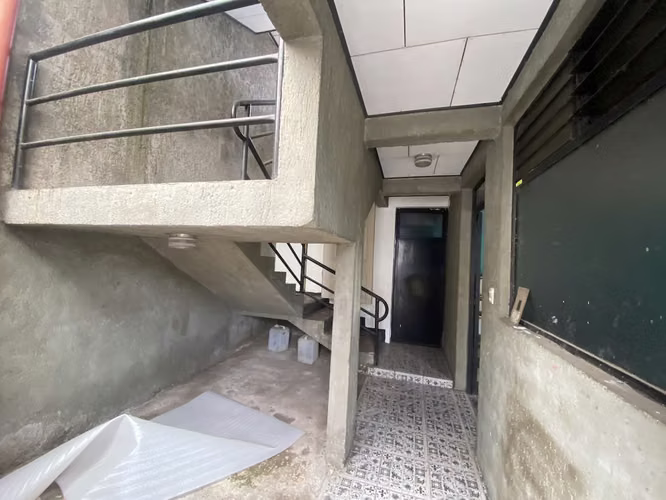Se vende propiedad esquinera de uso mixto en el centro de Escazú (AD)