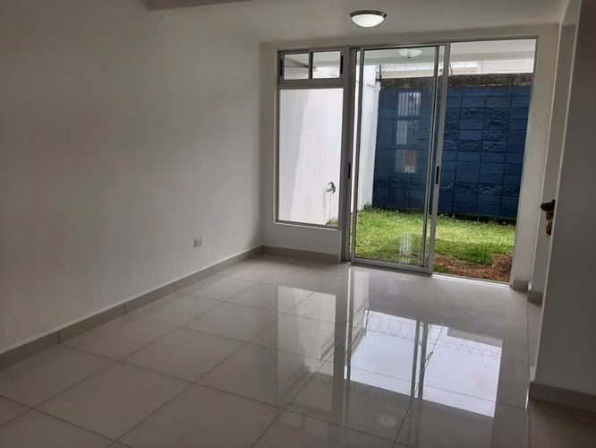 Se Vende Casa en Condominio Terra Azul # 1 en San Pablo de Heredia