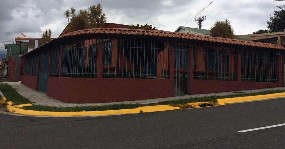 VENTA CASA EN HEREDIA CENTRICA - EXCELENTE PUNTO
