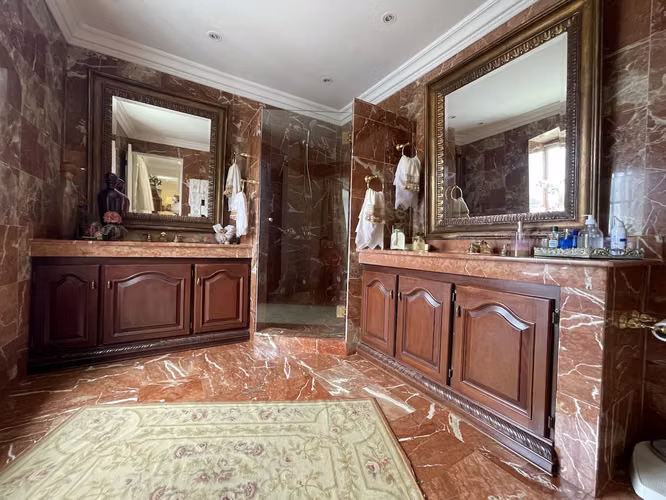 Se vende casa de lujo con piscina en Ayarco, Curridabat (AD)