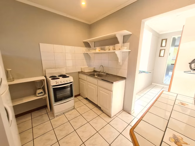 Propiedad en venta 2 Casas con 1 Apartamento (FE)