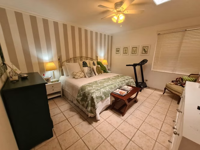 Propiedad en venta 2 Casas con 1 Apartamento (FE)
