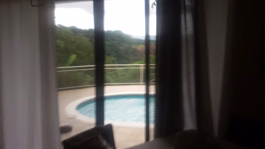 Atenas – Casa Independiente con Apartamento y Piscina Privada  con acceso a calle asfaltada - Imagen 4