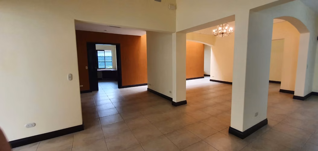 ,casa independiente ,amplia , en Bosques de Lindora, venta- con amenidades exclusivas