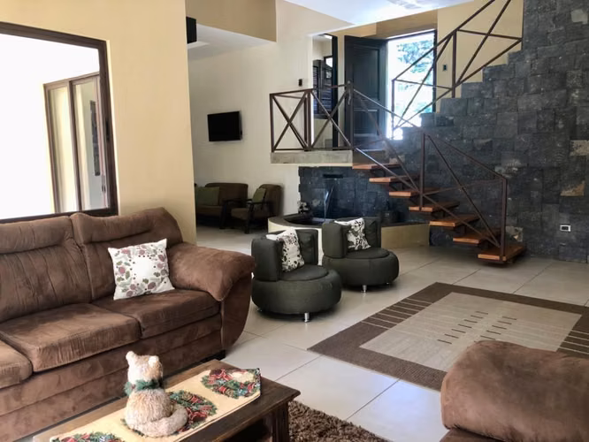 Se Vende Espectacular Casa en San Rafael de Heredia - Imagen 3