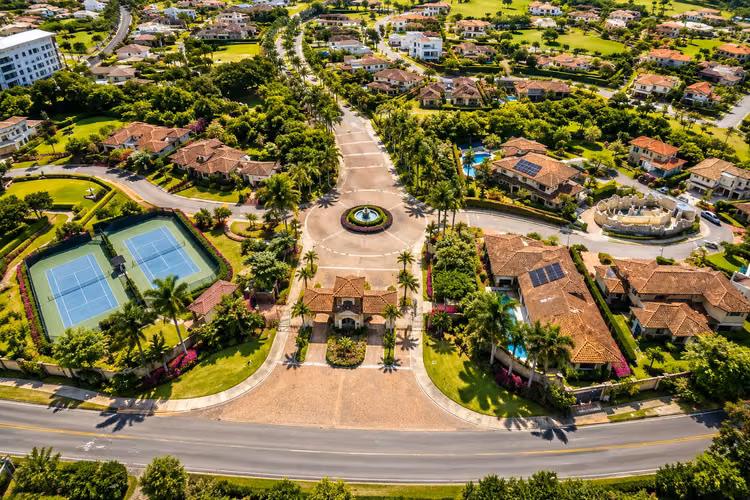 2 TURNKEY ESTATE – CERRO ALTO | RESIDENCIA CONTEMPORÁNEA DE LUJO CON VISTAS PRIVILEGIADAS - Imagen 3