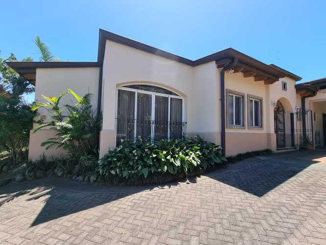 EXCLUSIVA PROPIEDAD TIPO QUINTA - EN VENTA - ALAJUELA - Imagen 2