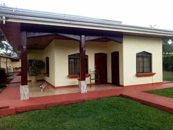 Venta de casa en Florencia San Carlos