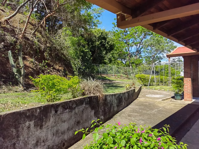 Se vende propiedad de 2600 metros cuadrados Piedades Santa Ana - Imagen 8
