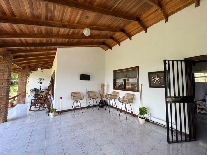 Se vende propiedad de 2600 metros cuadrados Piedades Santa Ana - Imagen 3
