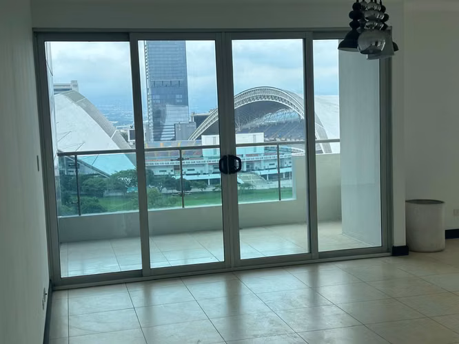Se vende Amplio apartamento en Condominio Sabana Real