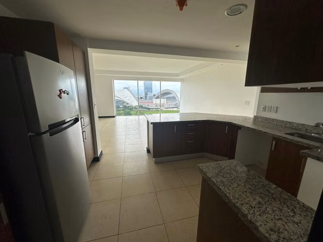 Se vende Amplio apartamento en Condominio Sabana Real