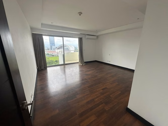 Se vende Amplio apartamento en Condominio Sabana Real