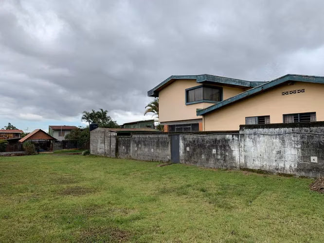 VENTA DE PROPIEDAD PARA DESARROLLAR - CENTRO DE CURRIDABAT