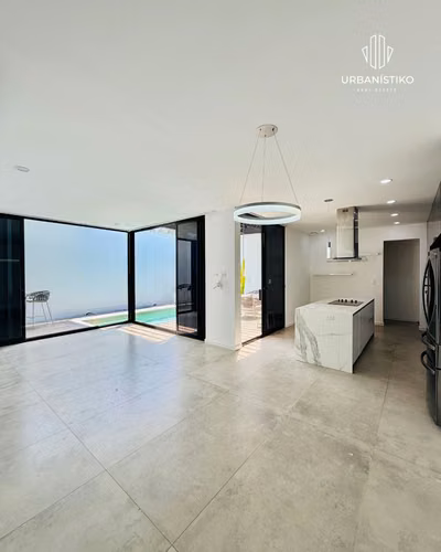 OPORTUNIDAD Alquiler de casa con piscina en SANTA ANA moderna $4200 - Imagen 3