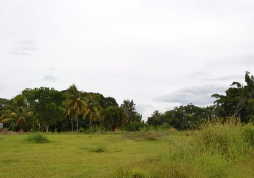 Finca en Garita de Alajuela con río y frente amplio | F141