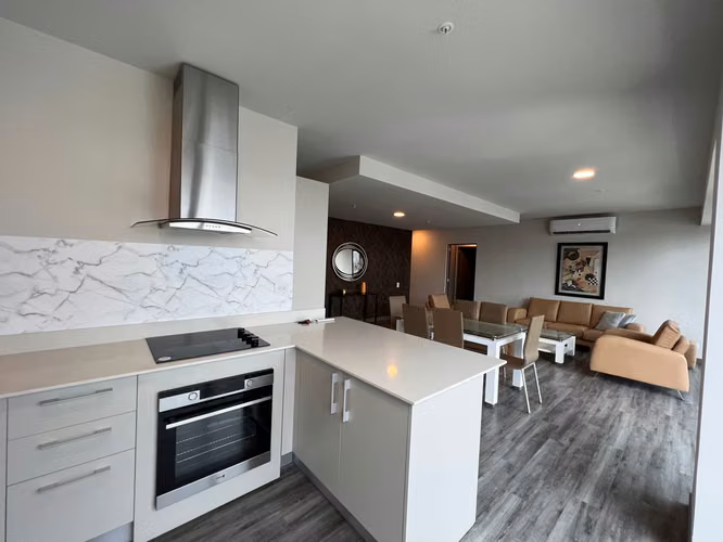 COSMOPOLITAN TOWER – NUNCIATURA / ROHRMOSER | Alquiler de Lujoso y Amplio Apartamento Amoblado  - Imagen 12