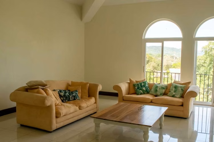 Cerro Colón – Casa de Lujo en Alquiler | Vista Panorámica 180° · Condominio Exclusivo - Imagen 6